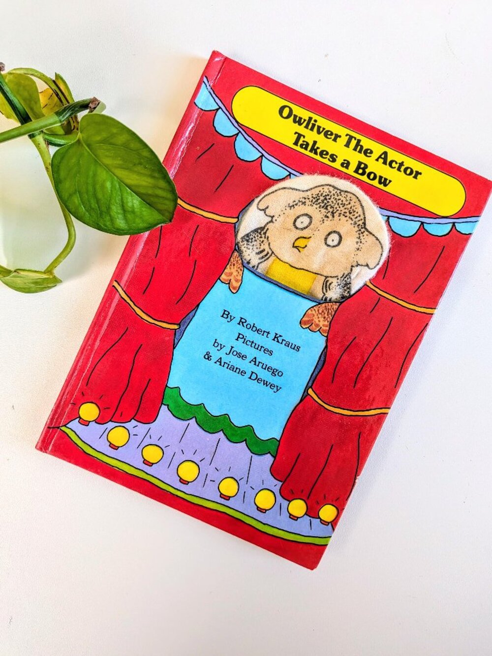 Vintage 1980s Oliver the Owl Takes a Bow Puppet Book | Hardcover